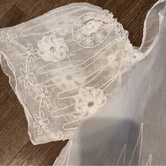 Le Marias Paris Women’s White Semi Sheer Feminine Short Sleeve Silk Top … - Picture 3 of 7